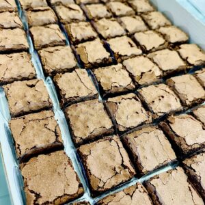 Tabuleiro Mini Brownies Com Forminha e Sem Cobertura