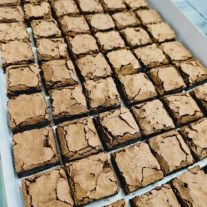 Tabuleiro Mini Brownies Sem Forminha e Sem Cobertura